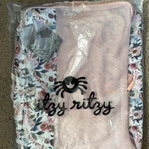 Itzy Ritzy packing cubes large